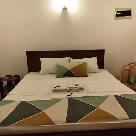 Hotel Elzangi à Negombo Extérieur photo