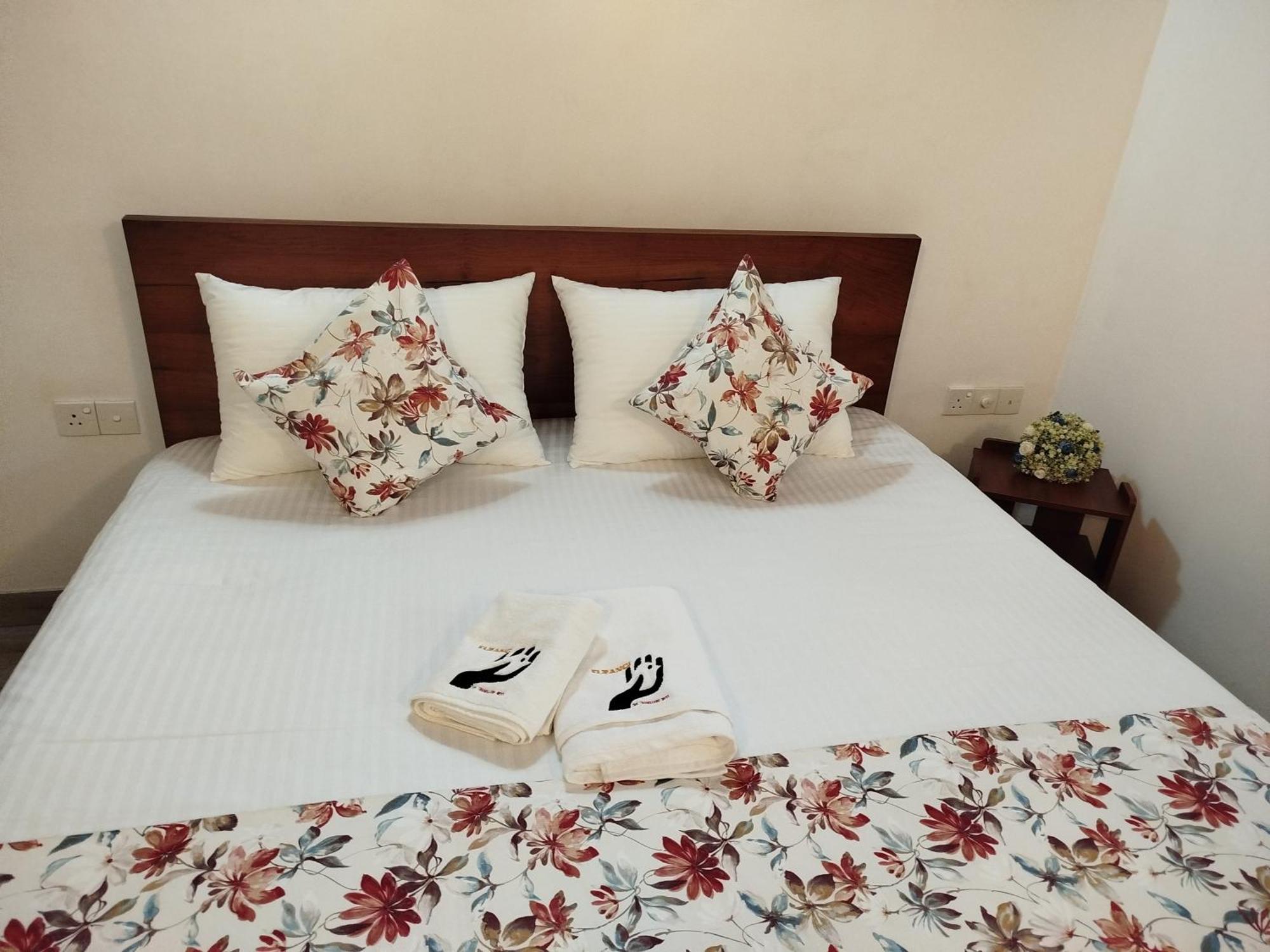 Hotel Elzangi à Negombo Extérieur photo