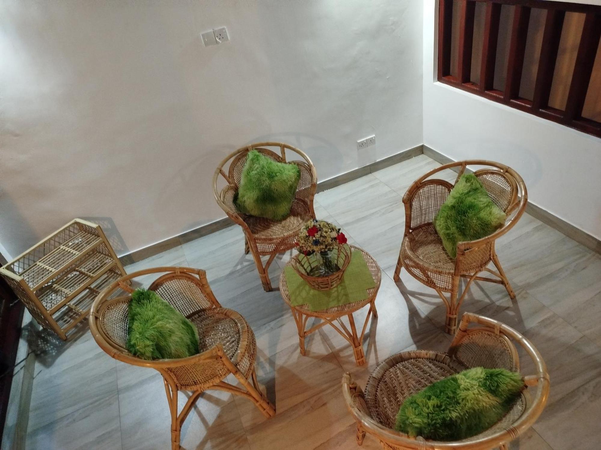 Hotel Elzangi à Negombo Extérieur photo