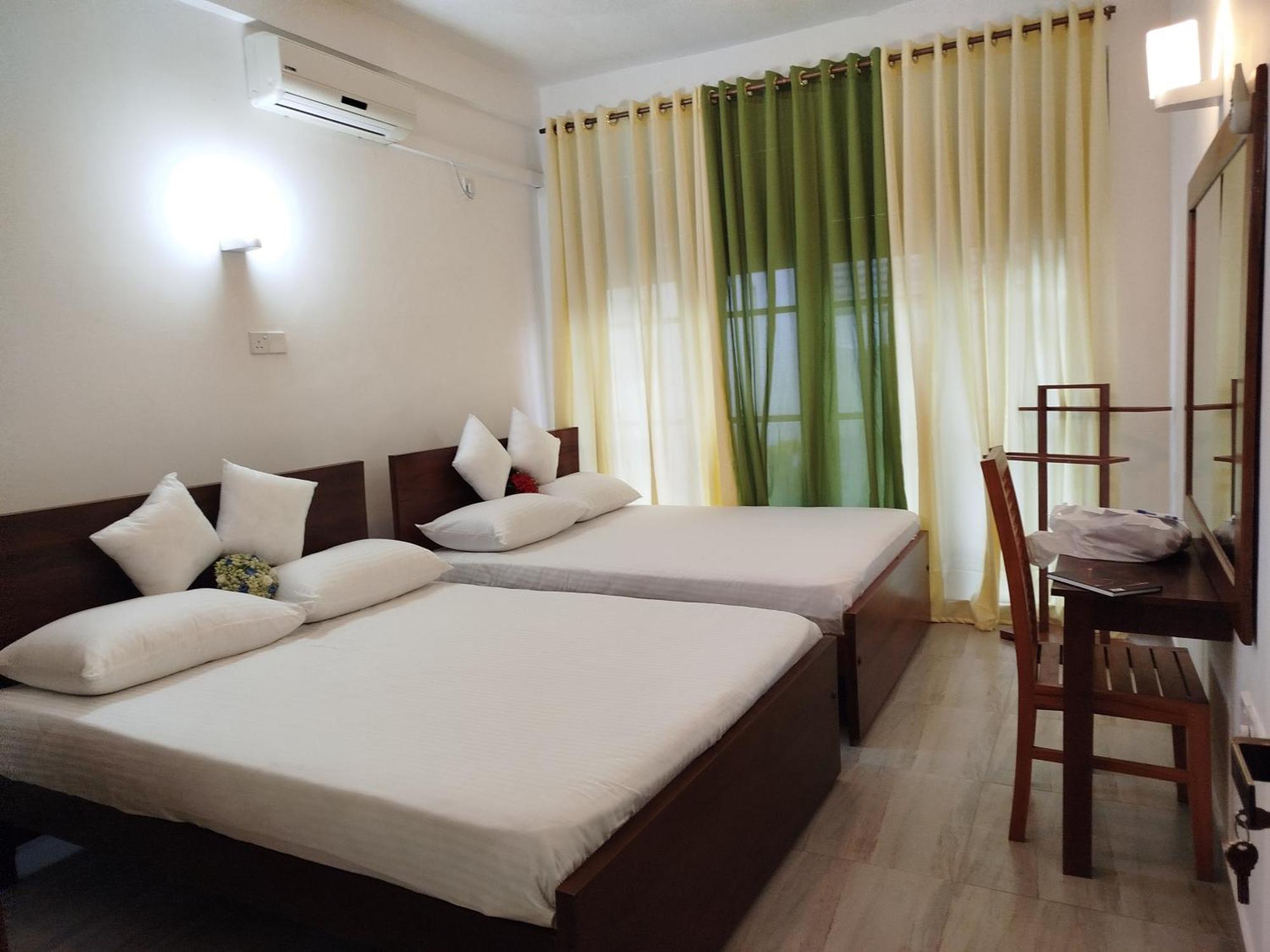 Hotel Elzangi à Negombo Chambre photo