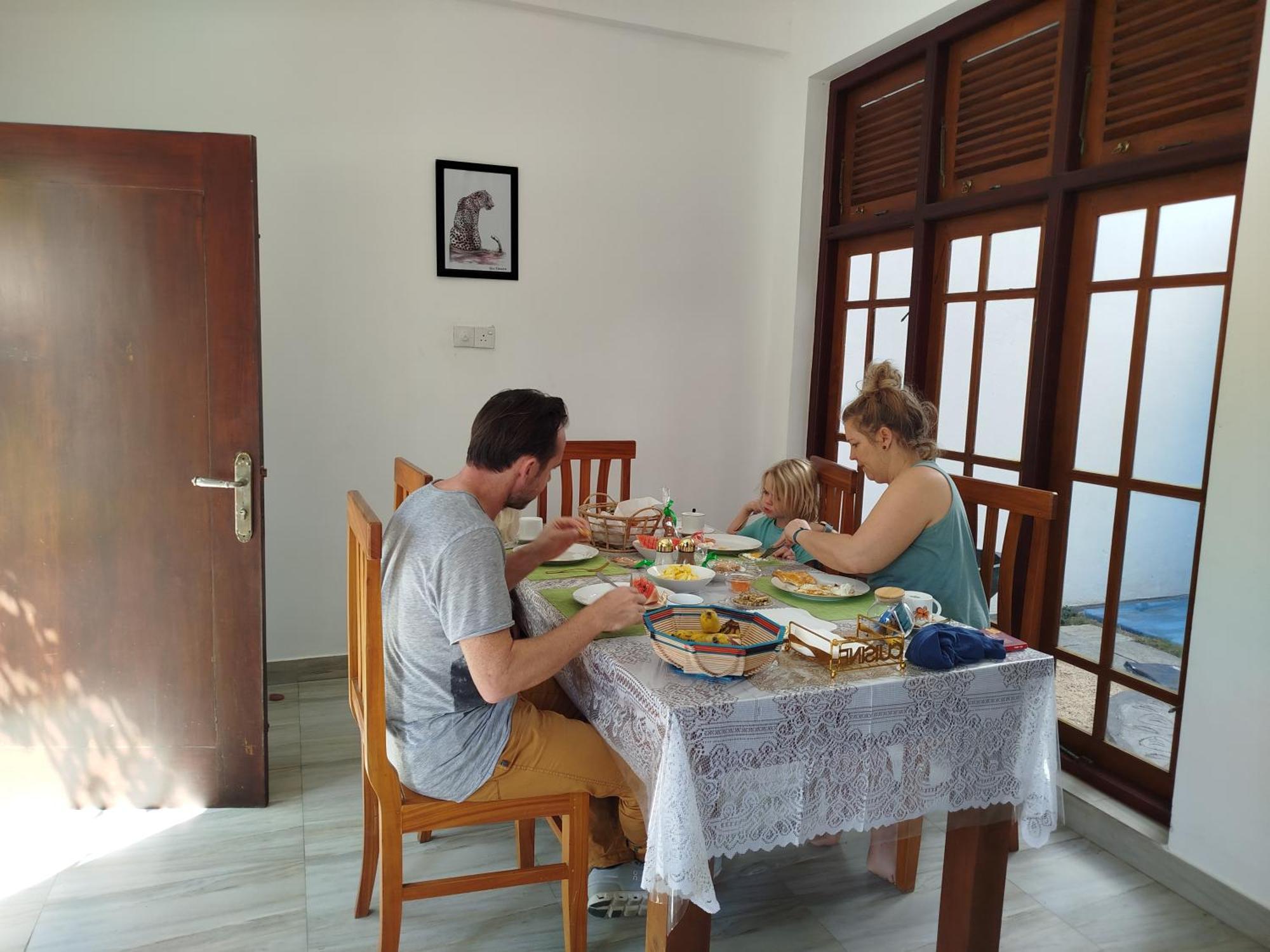 Hotel Elzangi à Negombo Extérieur photo