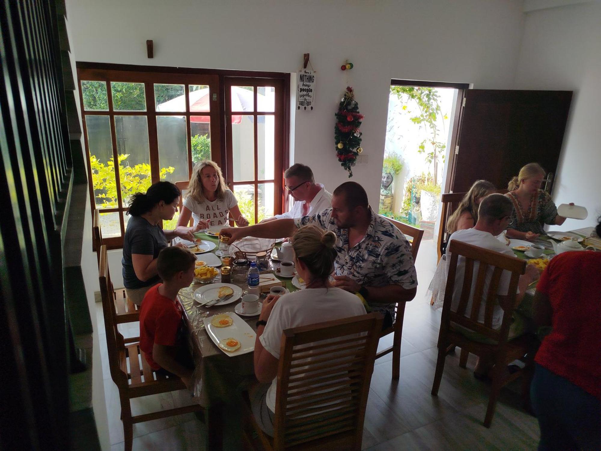 Hotel Elzangi à Negombo Extérieur photo